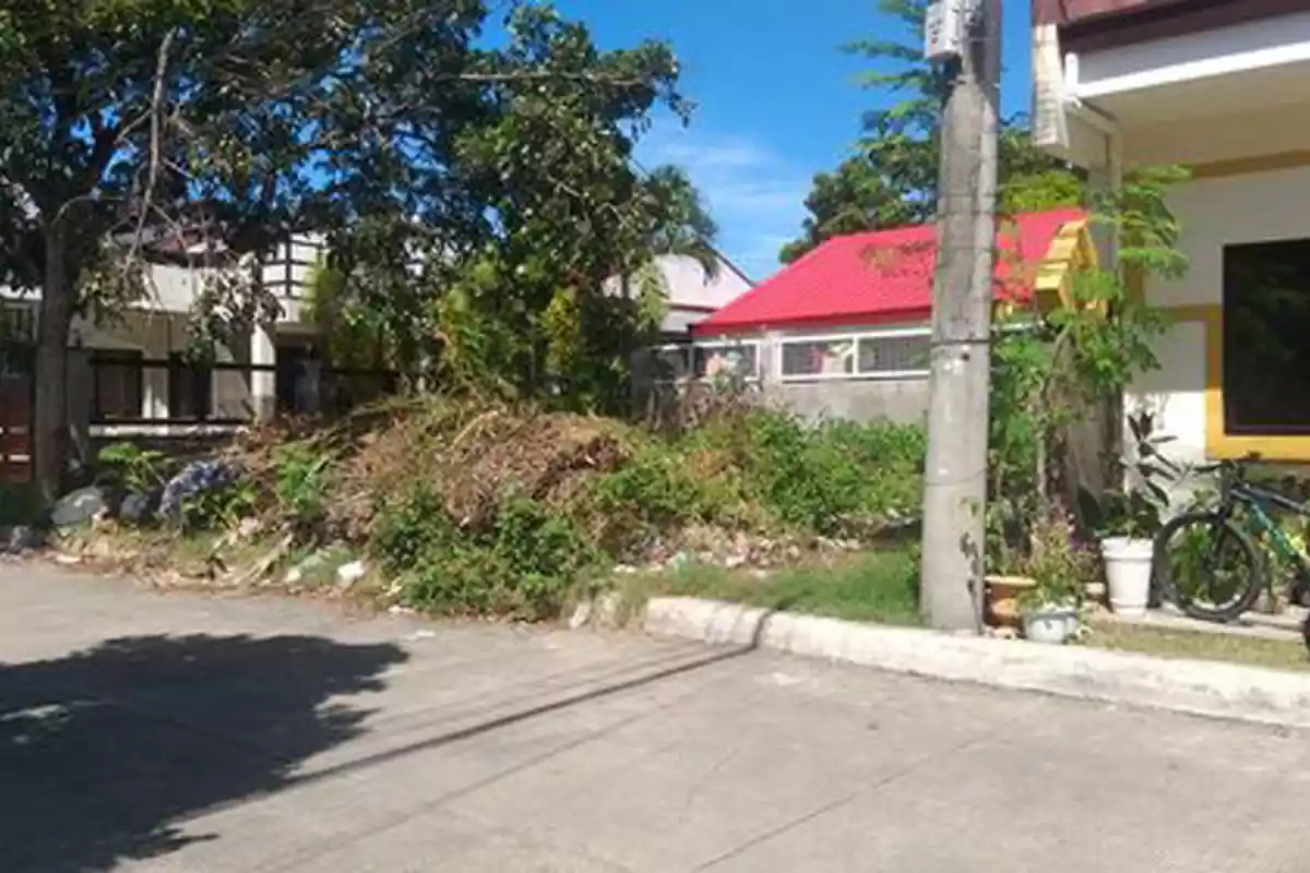 READY TO BUILD TITLED LOT ONLY FOR SALE 