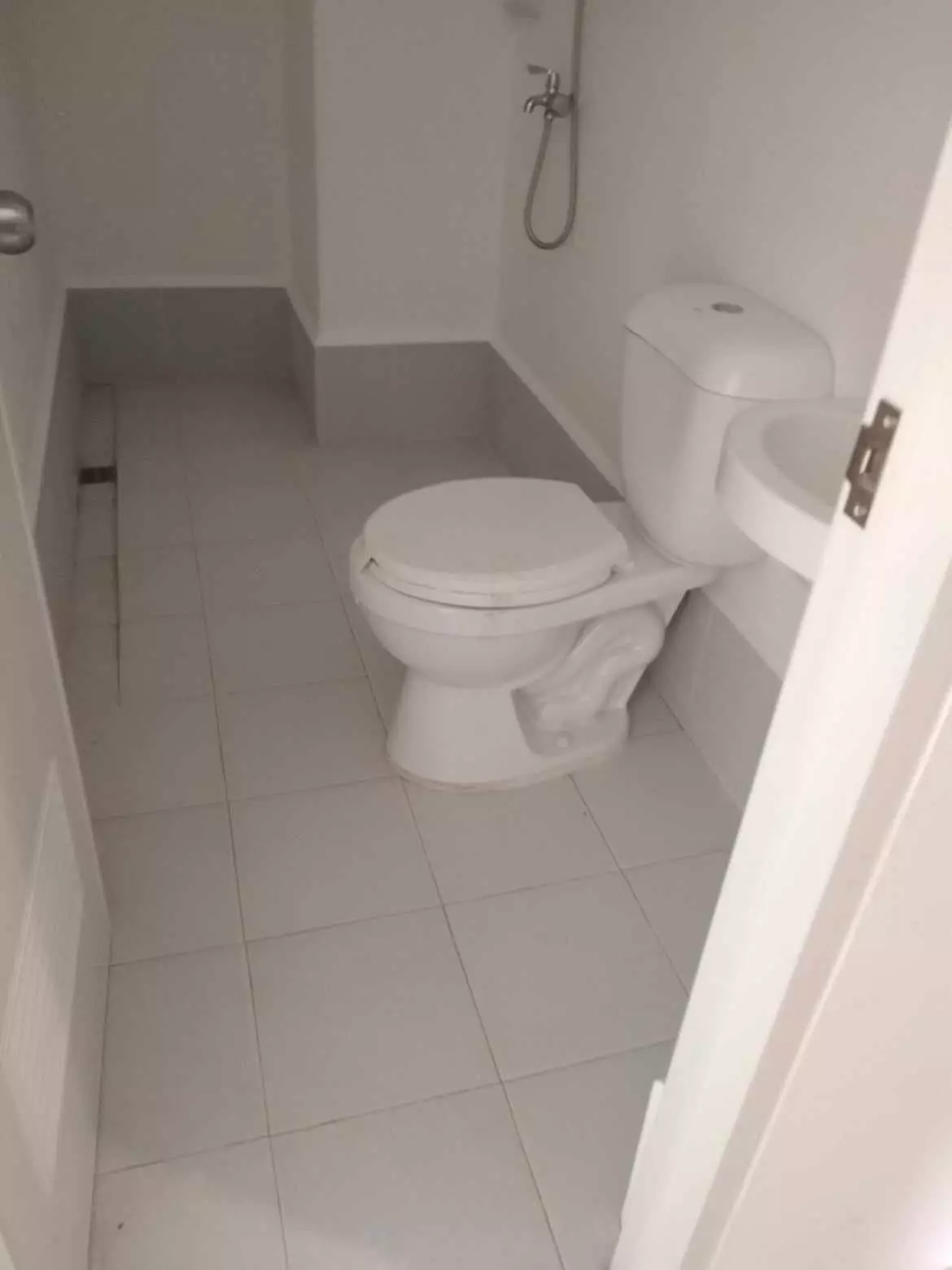 Open photo 12 of 13 — RUSH SALE 1 BEDROOM CONDO AT ROYAL OCEAN CREST