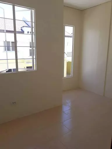 Open photo 11 of 37 — Bayswater