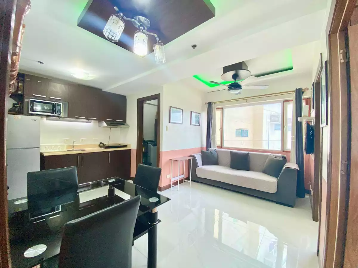 2BR FURNISHED UNIT w/ PARKING FOR SALE at Ridgewood Towers     - photo 3