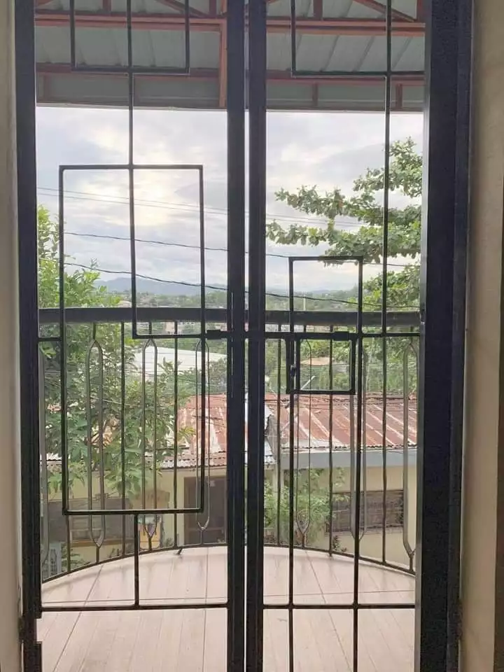 RUSH SALE HOUSE & LOT IN MANDAUE  - photo 6