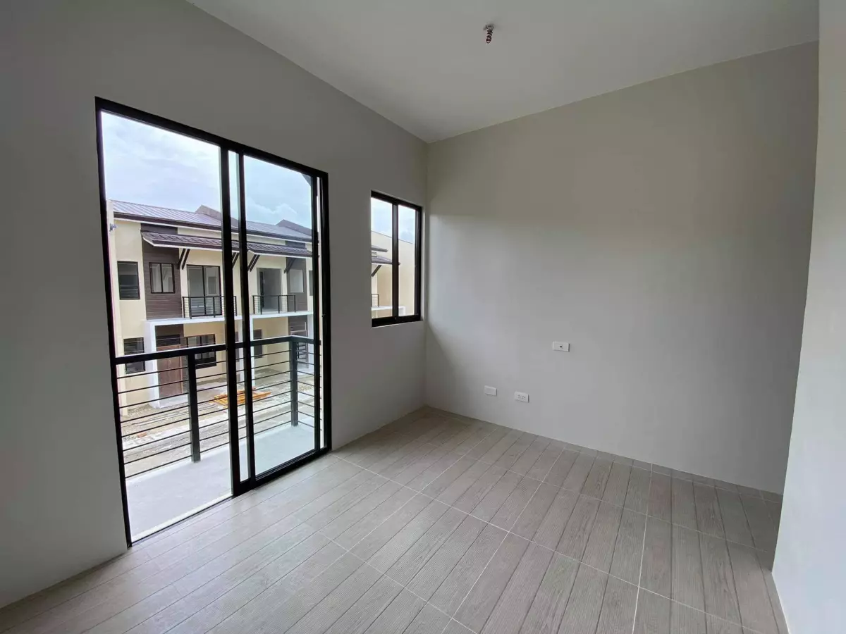 Serenis Townhouse End Unit for Assume - photo 3