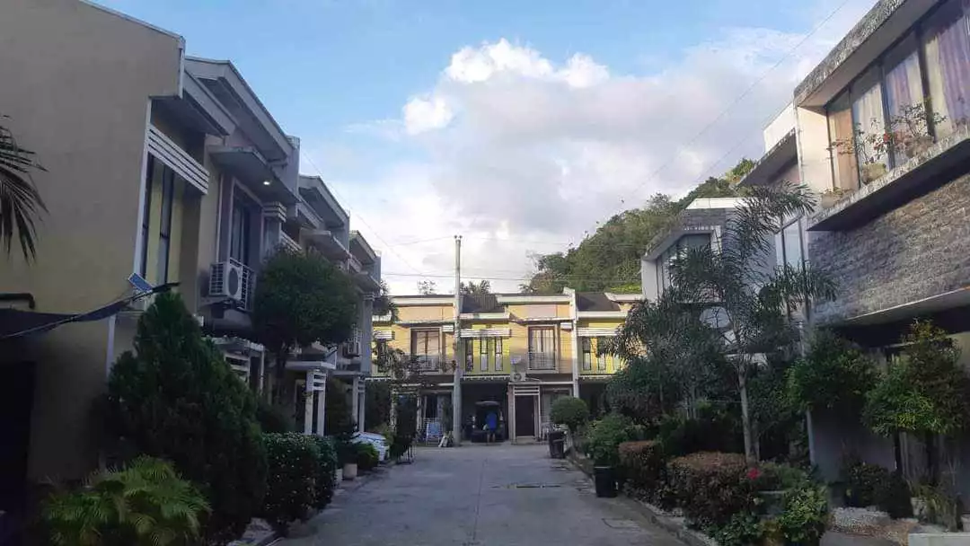 TWO-STOREY HOUSE FOR RENT - photo 5