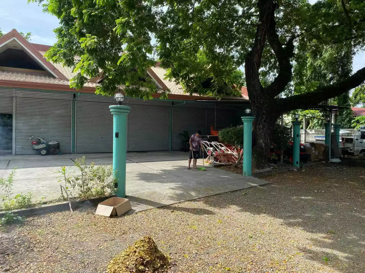 Commercial lot for sale