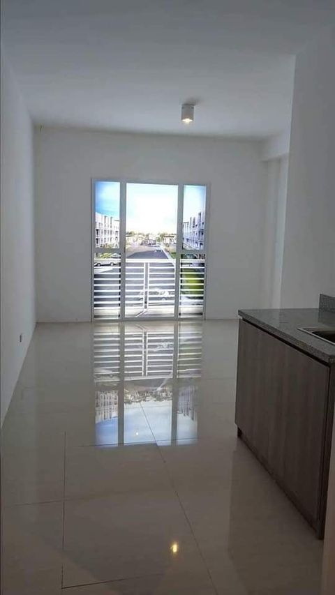 STUDIO UNIT WITH BALCONY FOR ASSUME MODENA TOWNSQUARE MINGLANILLA — Studio in Minglanilla, Cebu, Philippines — Photo 5