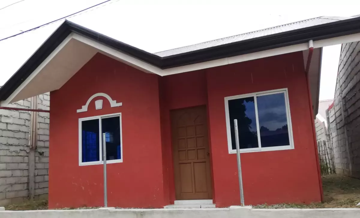 HOUSE AND LOT FOR SALE