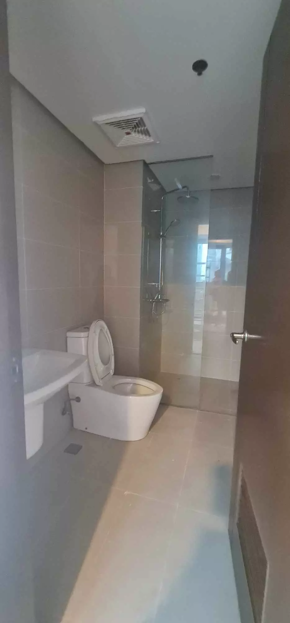 38 PARK 1 BEDROOM UNIT FOR ASSUME - photo 5