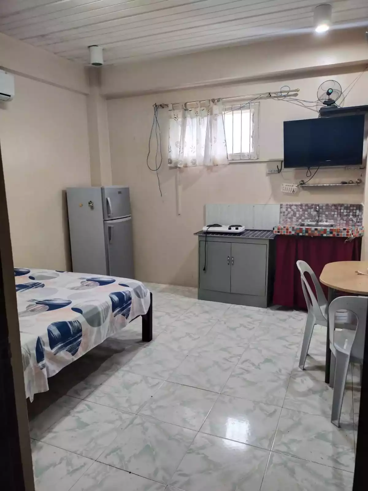 Open photo 11 of 14 — 4 STOREY COMMERCIAL BUILDING