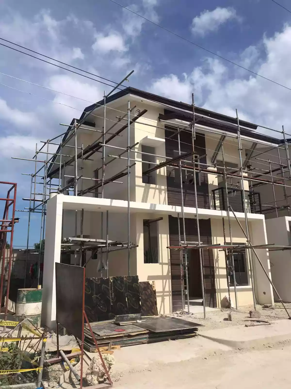 FOR ASSUME HOUSE & LOT IN SERENIS SOUTH MOHON TALISAY - photo 2