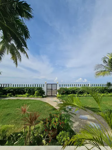 Open photo 14 of 17 — Elegant Beach House