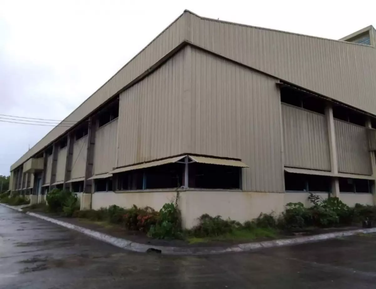 Commercial Property with Warehouses - photo 2