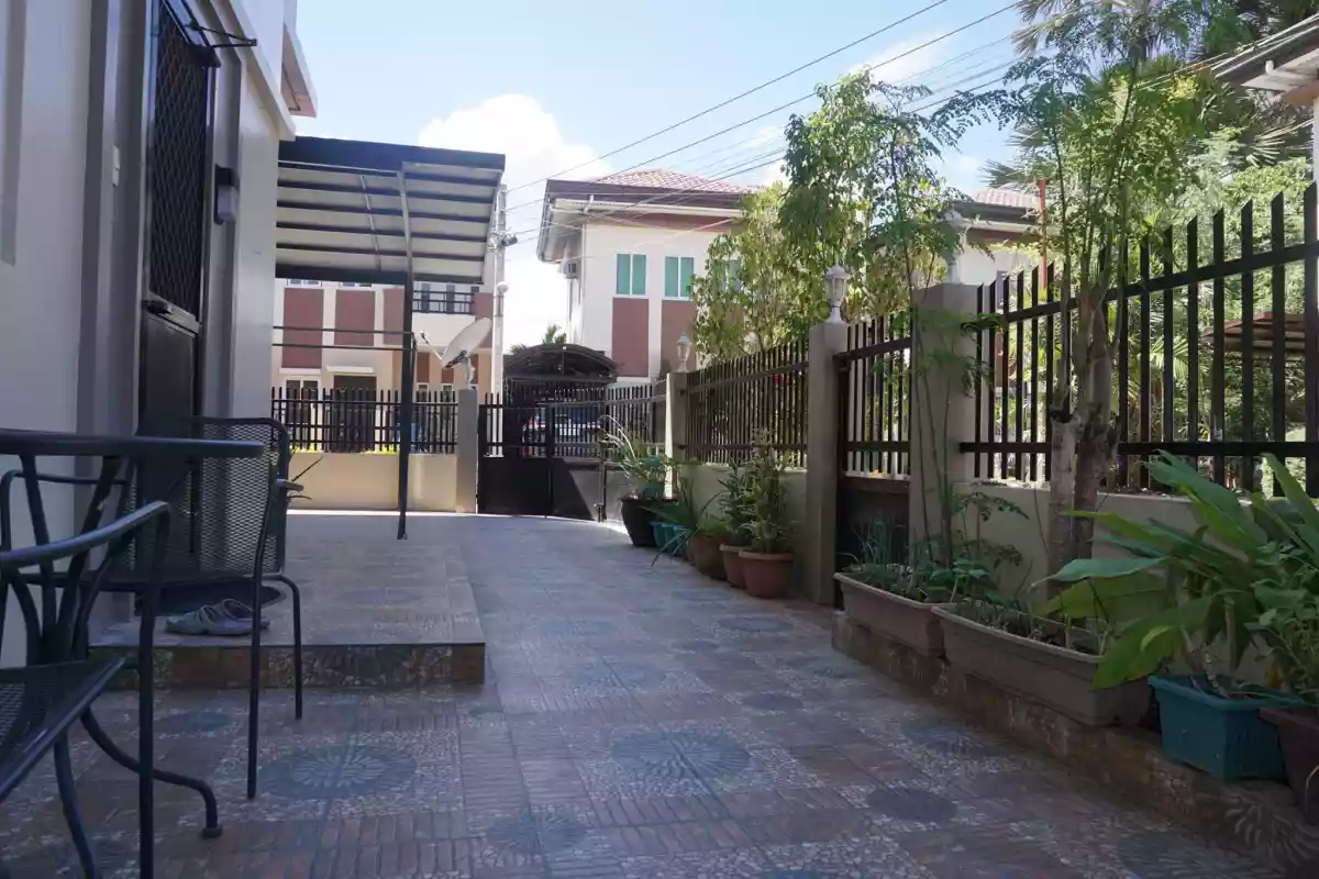 FULLY FURNISHED  4BRHOUSE AND LOT FOR SALE in Lapu Lapu City - photo 3