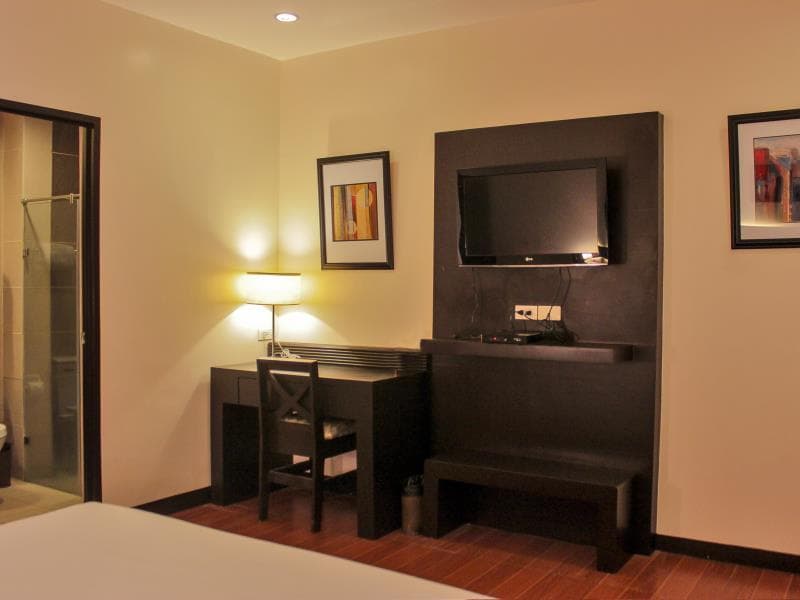 Open photo 14 of 20 — Fully Operational 3-Floor HOTEL Profitable in Downtown Davao City