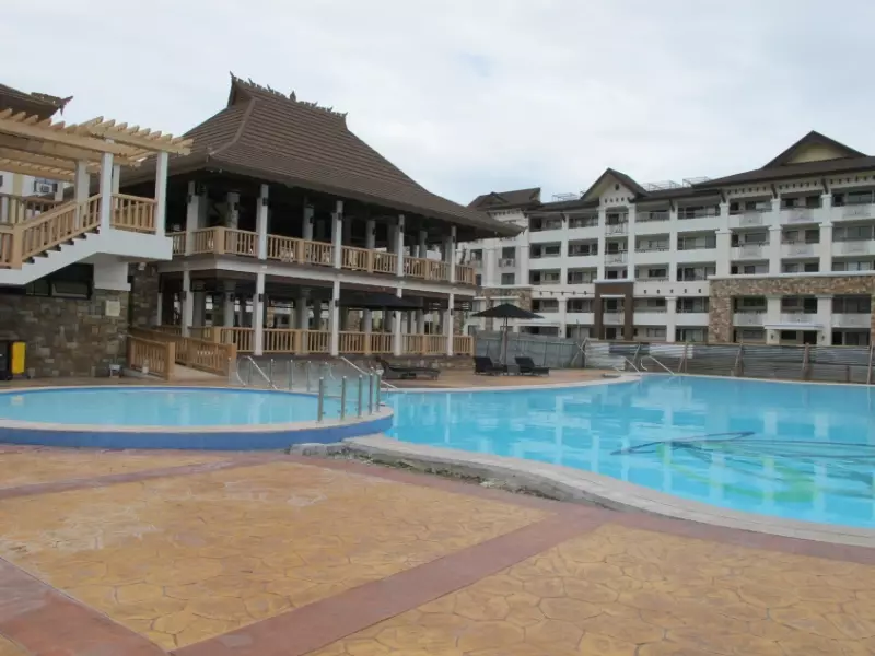 ONE OASIS 2-BR CORNER UNIT WITH BALCONY AND PARKING LOT FOR SALE — 2 Bedrooms in Talomo, Davao City, Davao del Sur — Photo 4