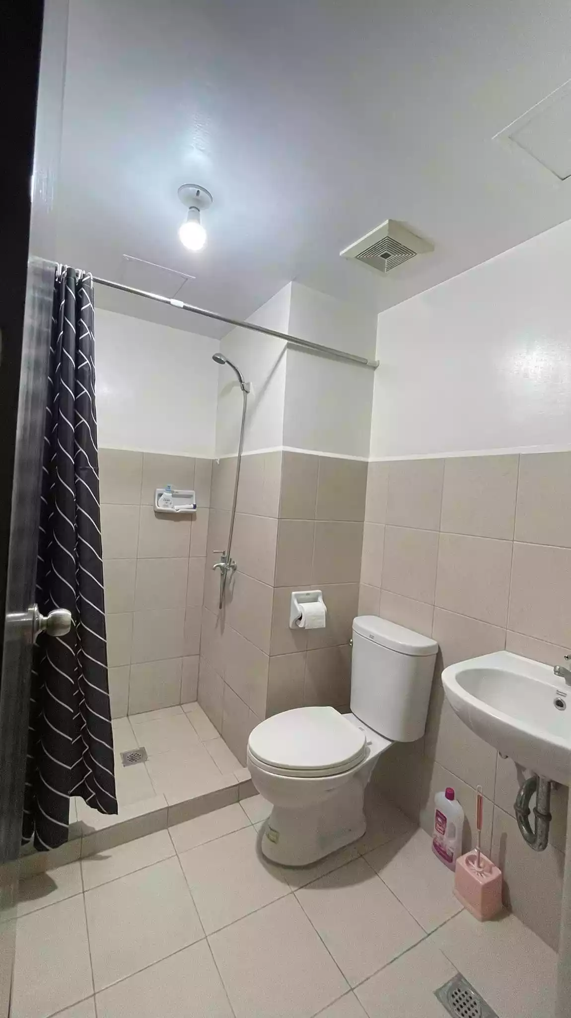 Semi-Furnished Studio Unit in Casa Mira Tower 2 Labangon For Rent @ 12K/Month — Studio in Labangon, Cebu City — Photo 7
