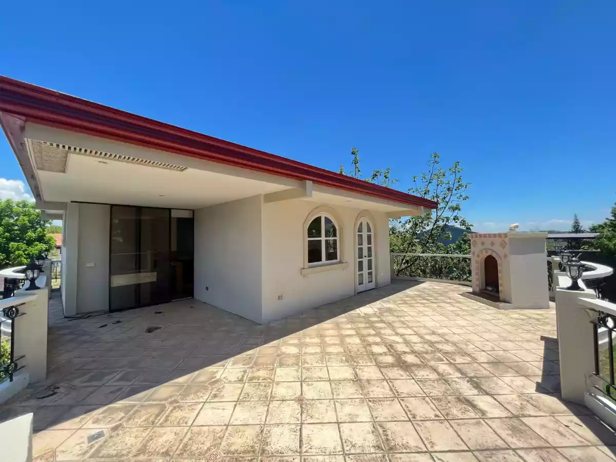 CHARMING 3-STOREY HOUSE & LOT FOR SALE at Sta. Catalina Mission Hills - photo 4