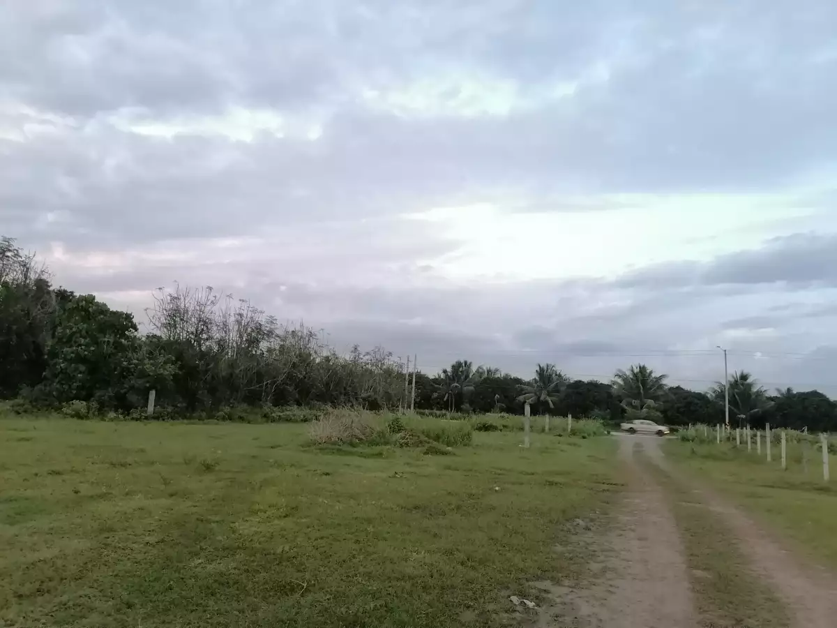 880sqm Vacant Lot in Diversion Mabuhay - photo 2