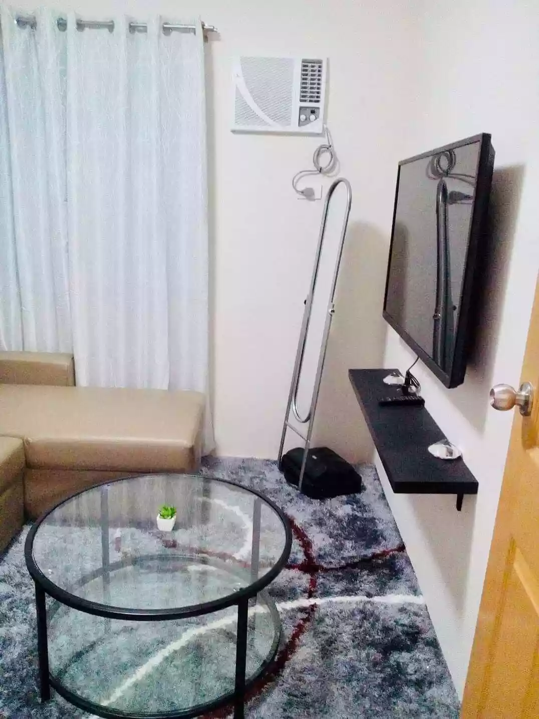 Marina Spatial Two Bedroom Unit for Rent  - photo 5