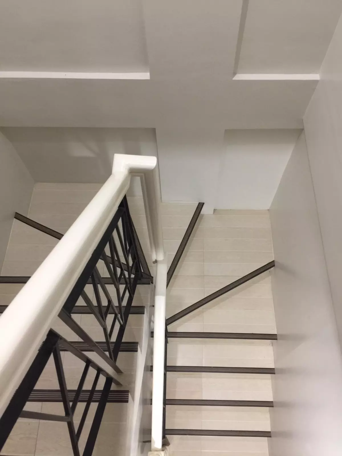 Open photo 15 of 49 — Affordable Townhouse Near MOA, Airport & City of Dreams