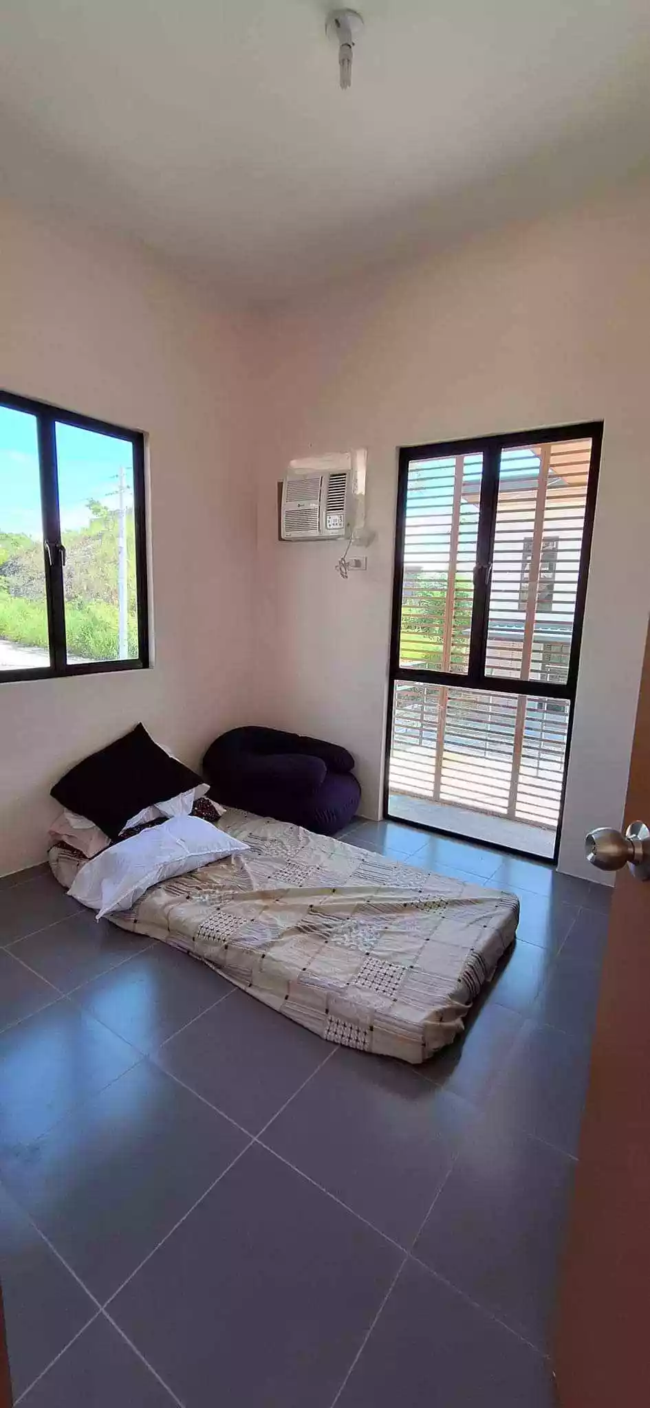 Open photo 13 of 15 — HOUSE FOR RENT