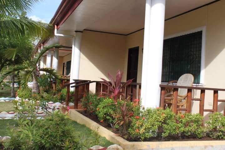 Beach Resort in Moalboal for Sale — Beach House / Resort in Cebu, Philippines — Photo 5