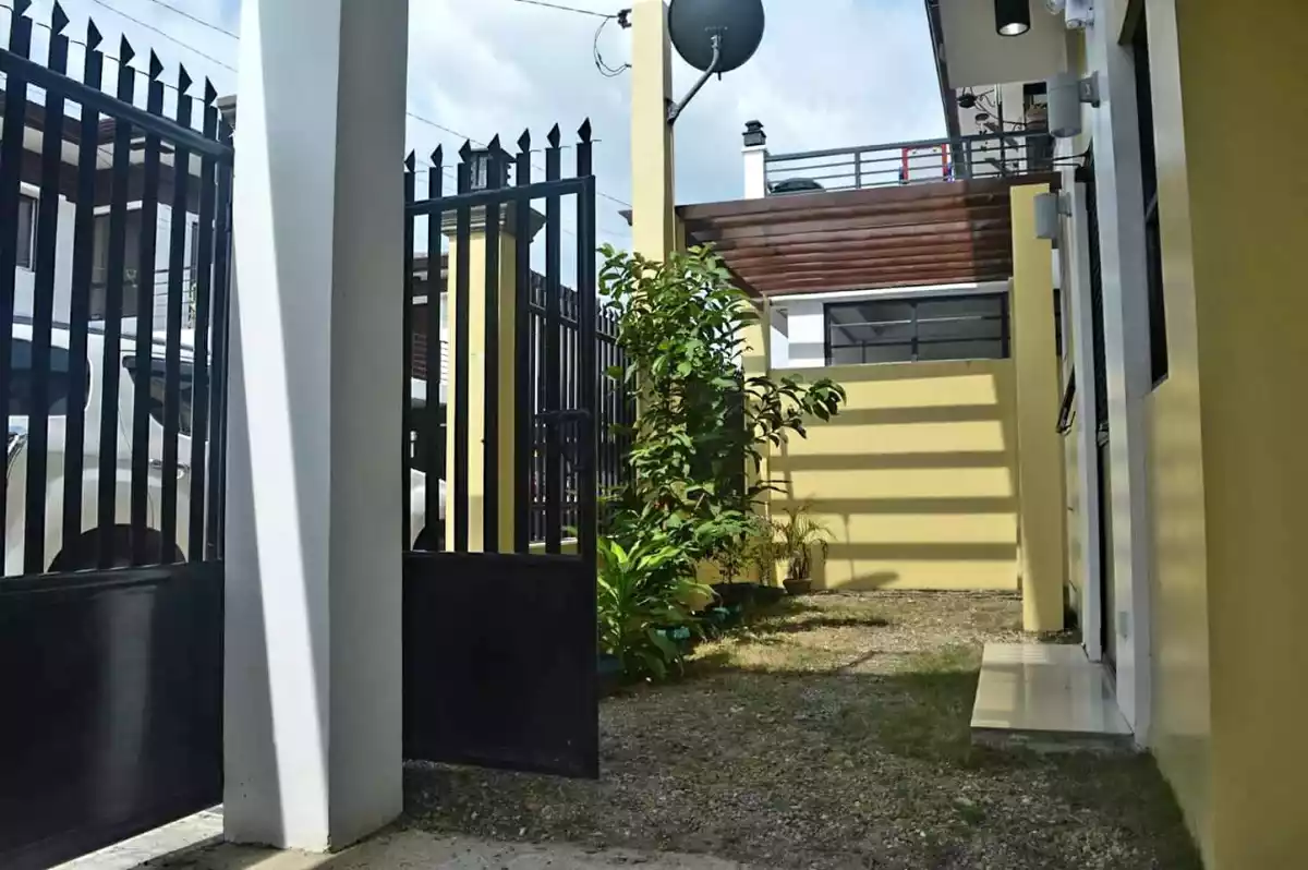 Semi-Furnished 4BR Single House For Sale Midori Plains Minglanilla Cebu - photo 6