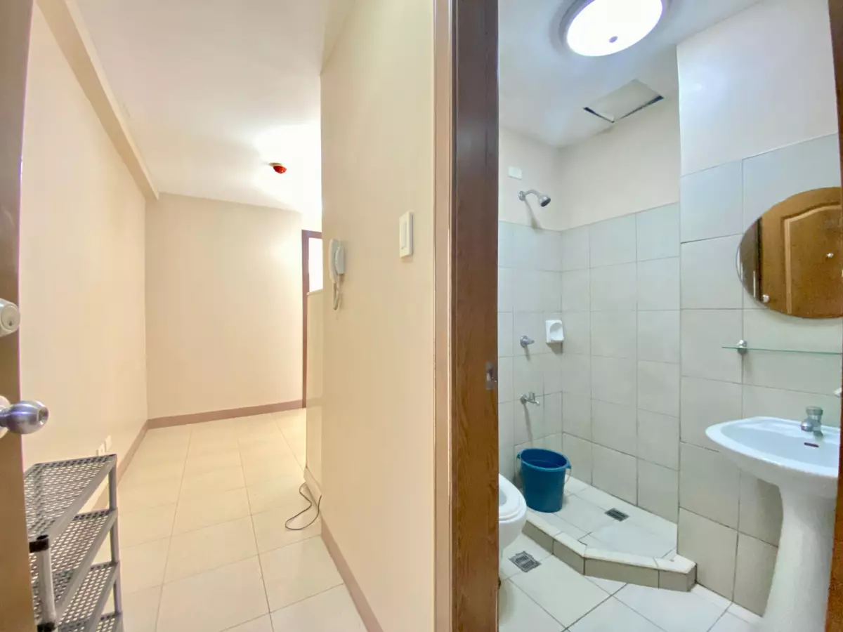 SEMI-FURNISHED 1BR UNIT FOR LEASE at Ridgewood Towers — 1 Bedroom in Carlos P. Garcia Avenue, Taguig, Metro Manila — Photo 6