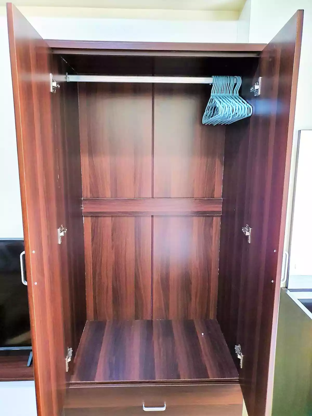 For rent  fully furnished studio type in  Avida Riala Tower 3 inside IT park - photo 6