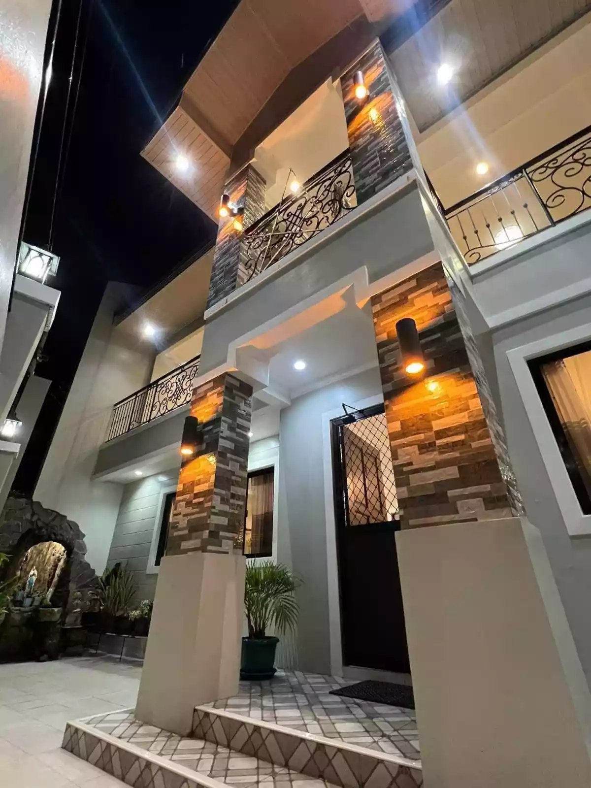 RUSH / SACRIFICE SALE HOUSE AND LOT IN COGON — House and Lot in Cebu City, Cebu, Philippines — Photo 2