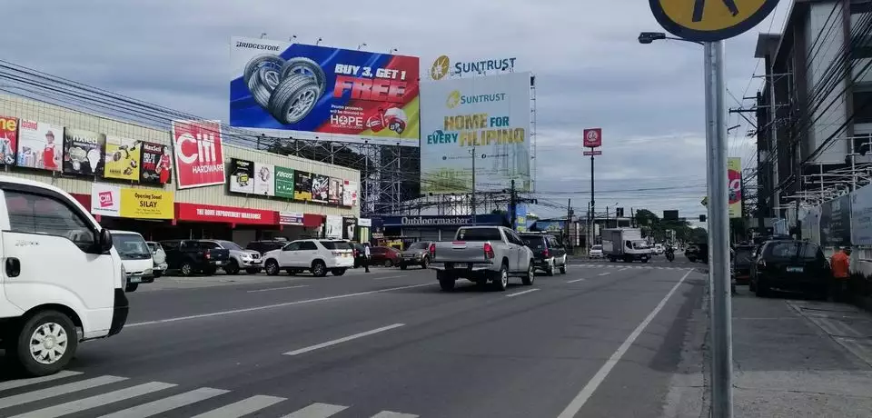 Space for rent!! Ideal for office... — Space in Bacolod, Negros Occidental, Philippines — Photo 3