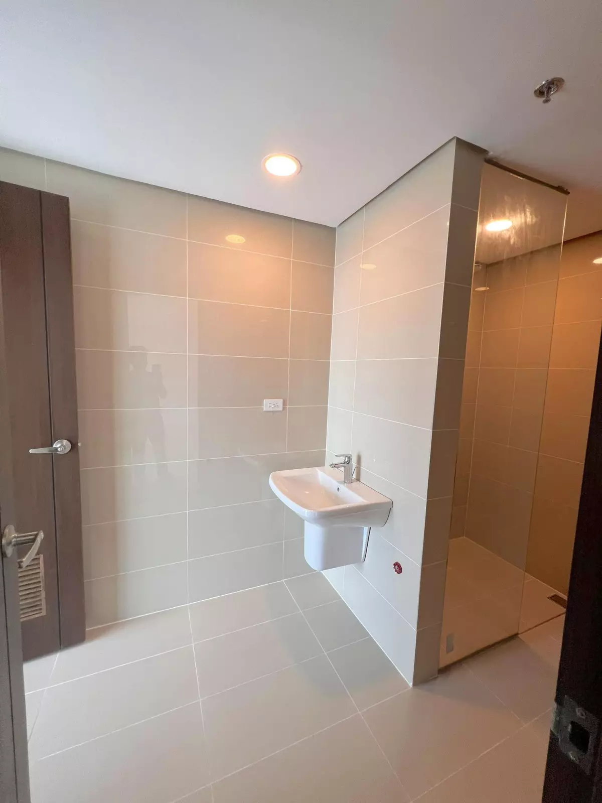 38 PARK AVENUE 1 Bedroom for SALE  - photo 7