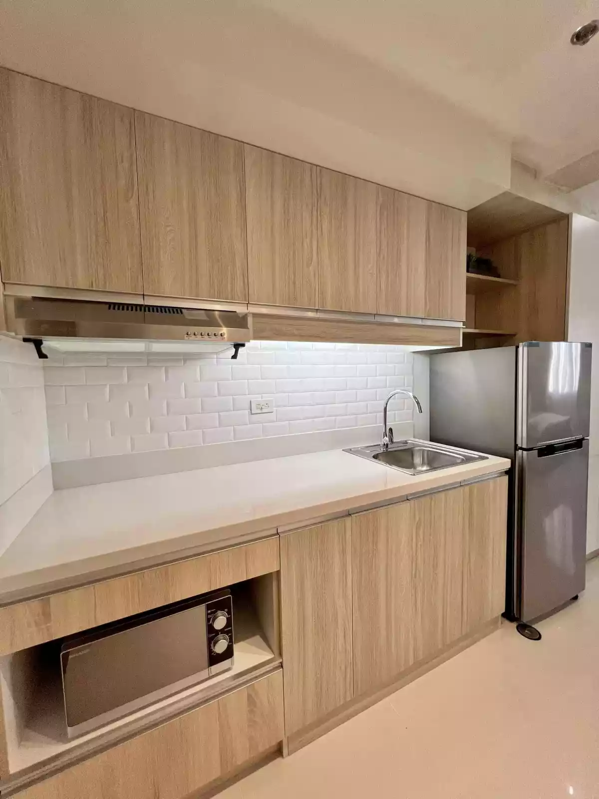 Fully Furnished studio condo unit for SALE  - photo 2