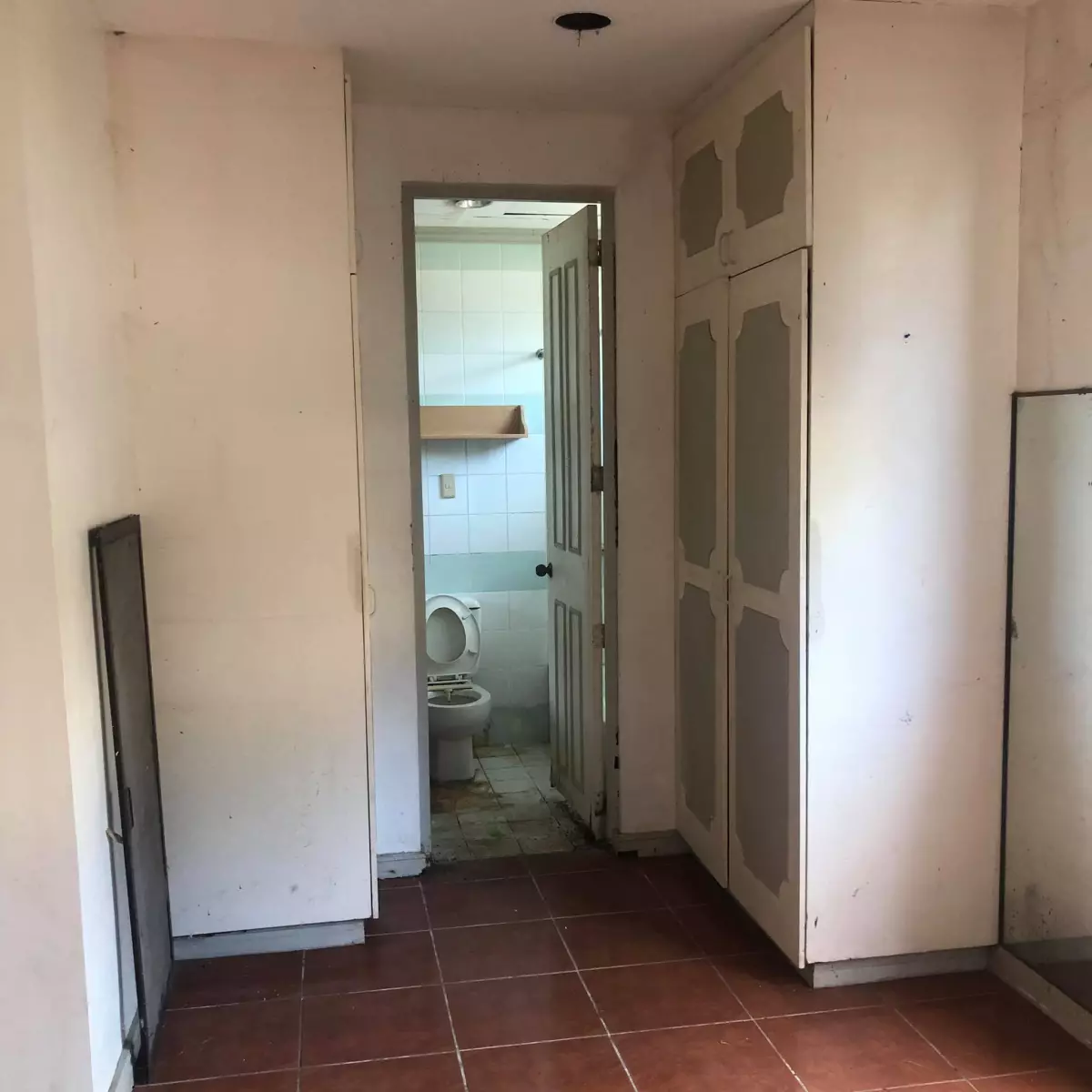 For Sale 1 Bedroom Condo in Peninsula Place in Lapulapu — 1 Bedroom in Lapu-Lapu City, Cebu, Philippines — Photo 2
