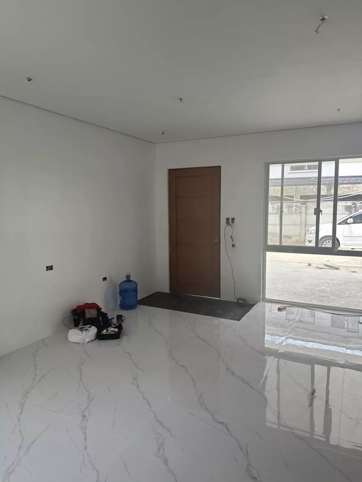 Townhouse for Sale in Guadalupe Cebu City! can accomodate 4 cars. - photo 4