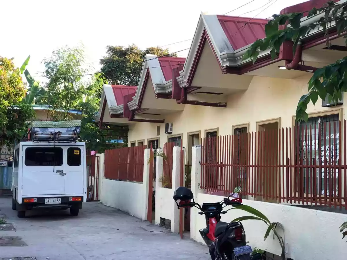 Rush APARTMENT FOR SALE — Apartment in Negros Oriental, Philippines — Photo 2
