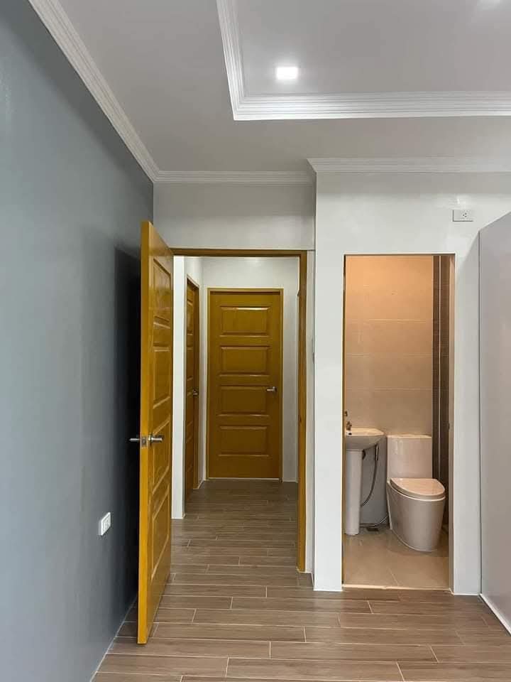 AMERICAN THEMED HOUSE & LOT FOR SALE – ESTELLE WOODS RESIDENCES - SPECIAL CORNER UNIT — House and Lot in Cebu City, Cebu, Philippines — Photo 3