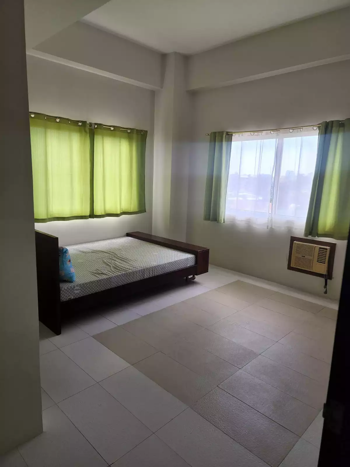 2 BEDROOM IN SPIANADA FOR SALE — 2 Bedrooms in Rahmann Street, Cebu City, Philippines — Photo 6