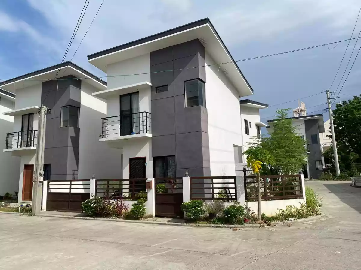 Corner Single Detached House in Danao City Cebu For Sale!! - photo 2