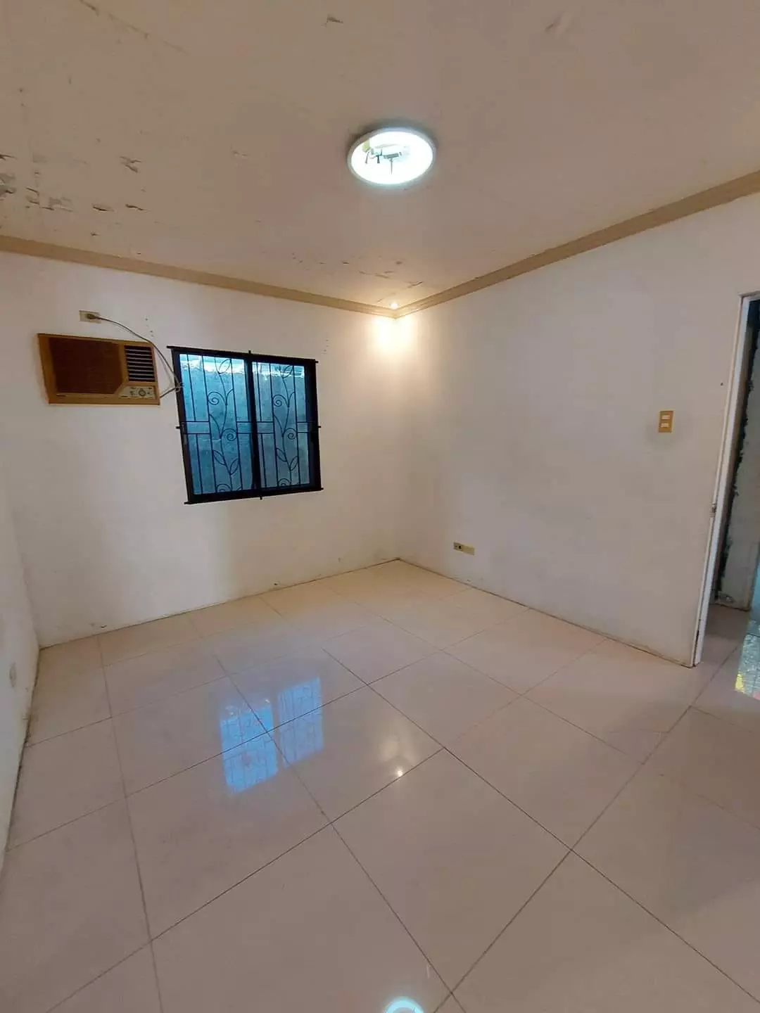 House and lot for sale in 1st Street Mansueto, Bulacao. - photo 6