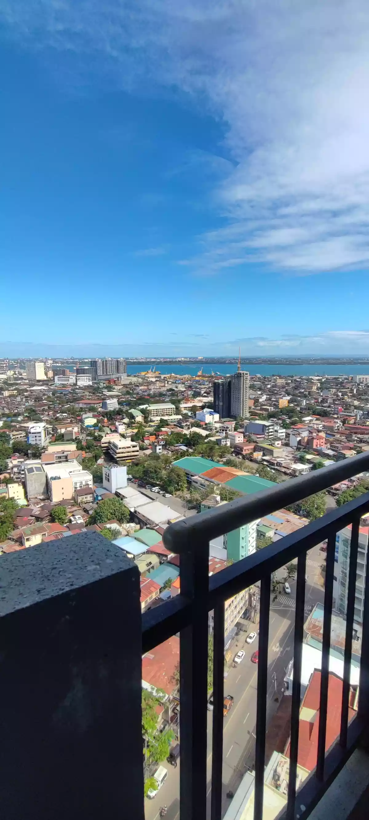 Studio with Balcony Sacrifice Sale at 2.4M