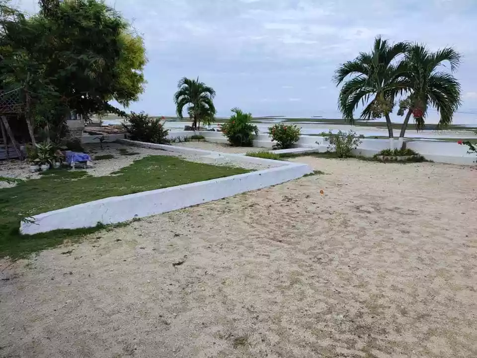 Beach House for Rent in Oslob — Beach House / Resort in Cebu, Philippines — Photo 5