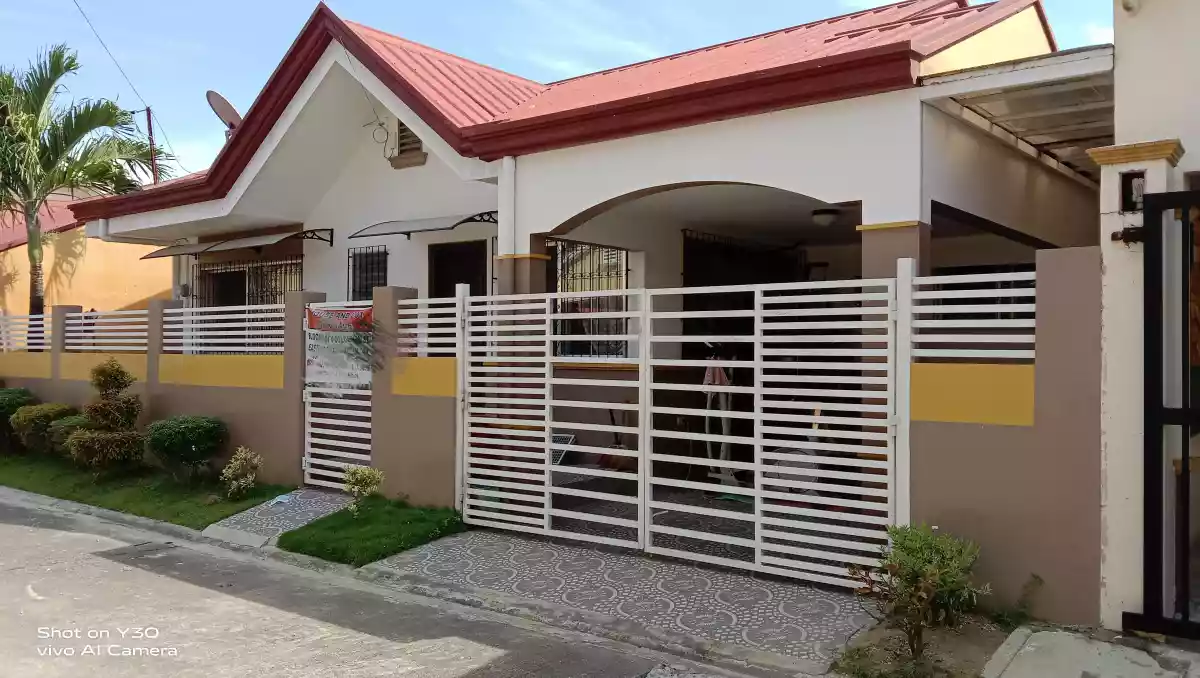 House and Lot for Sale  - photo 2