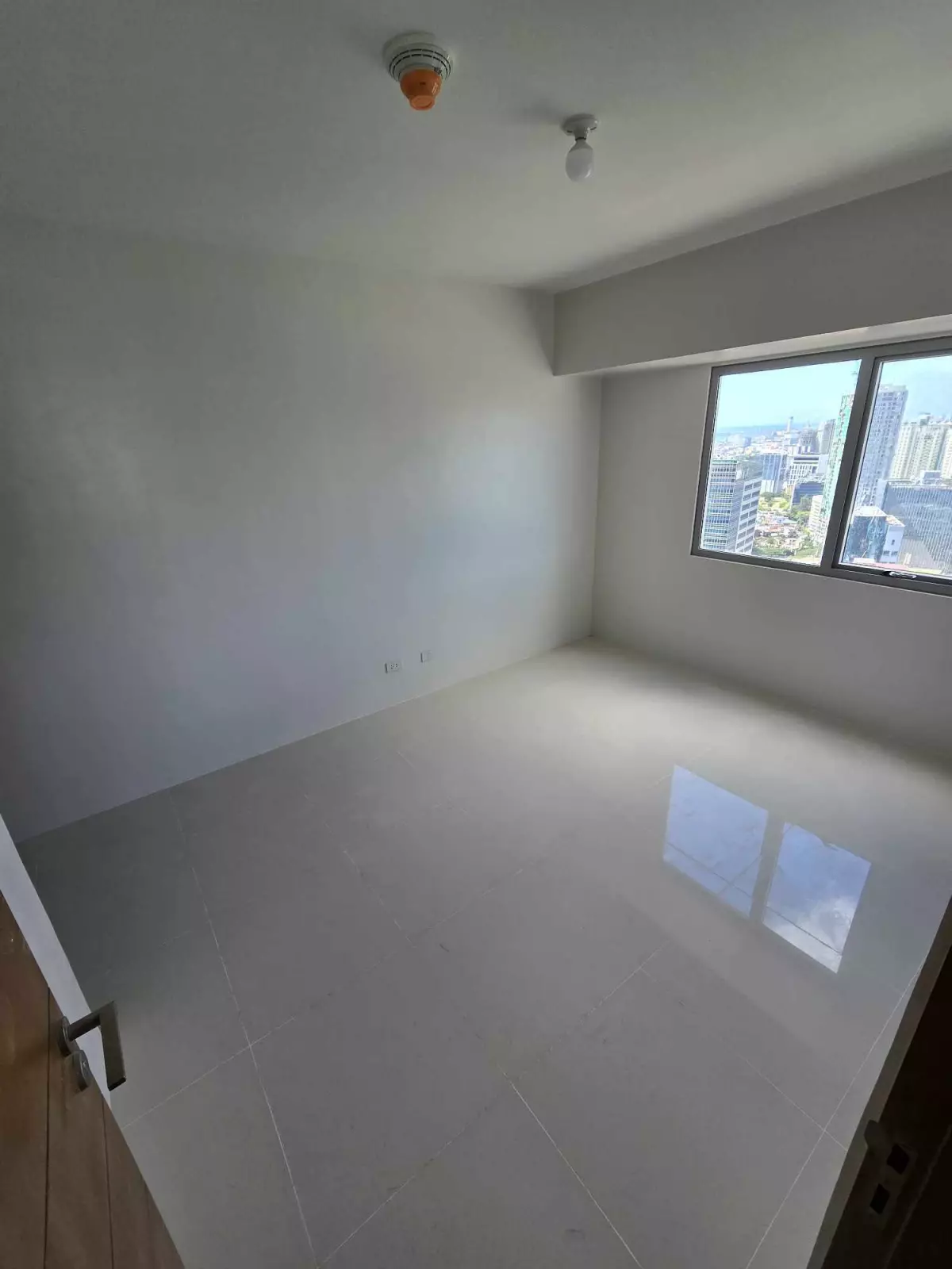 2BEDROOMS with balcony FOR SALE IN TAFT EAST GATE FOR ONLY 11M  - photo 5