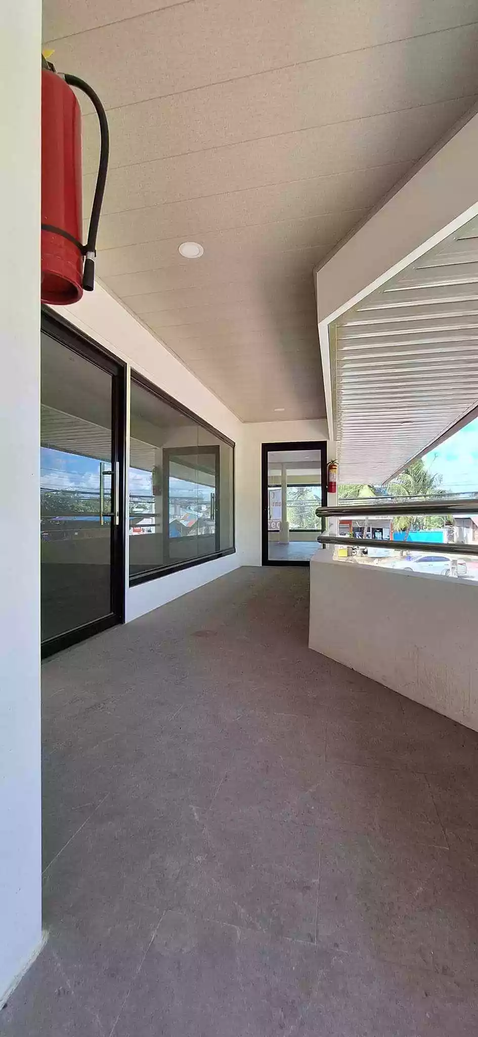COMMERCIAL SPACES FOR RENT - photo 6