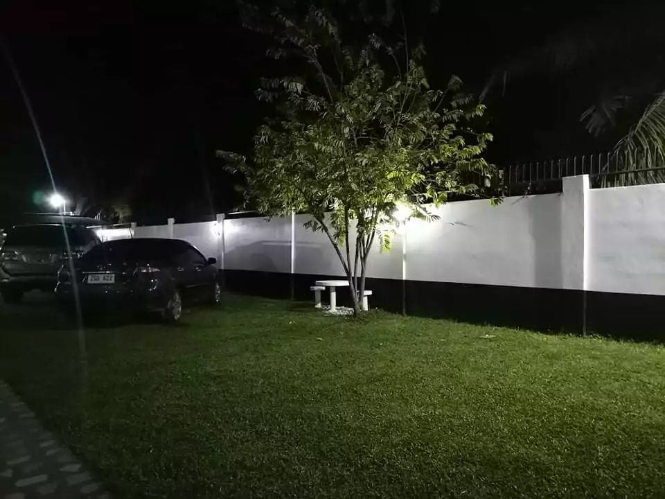 Open photo 12 of 16 — Beautiful White House For Sale! 