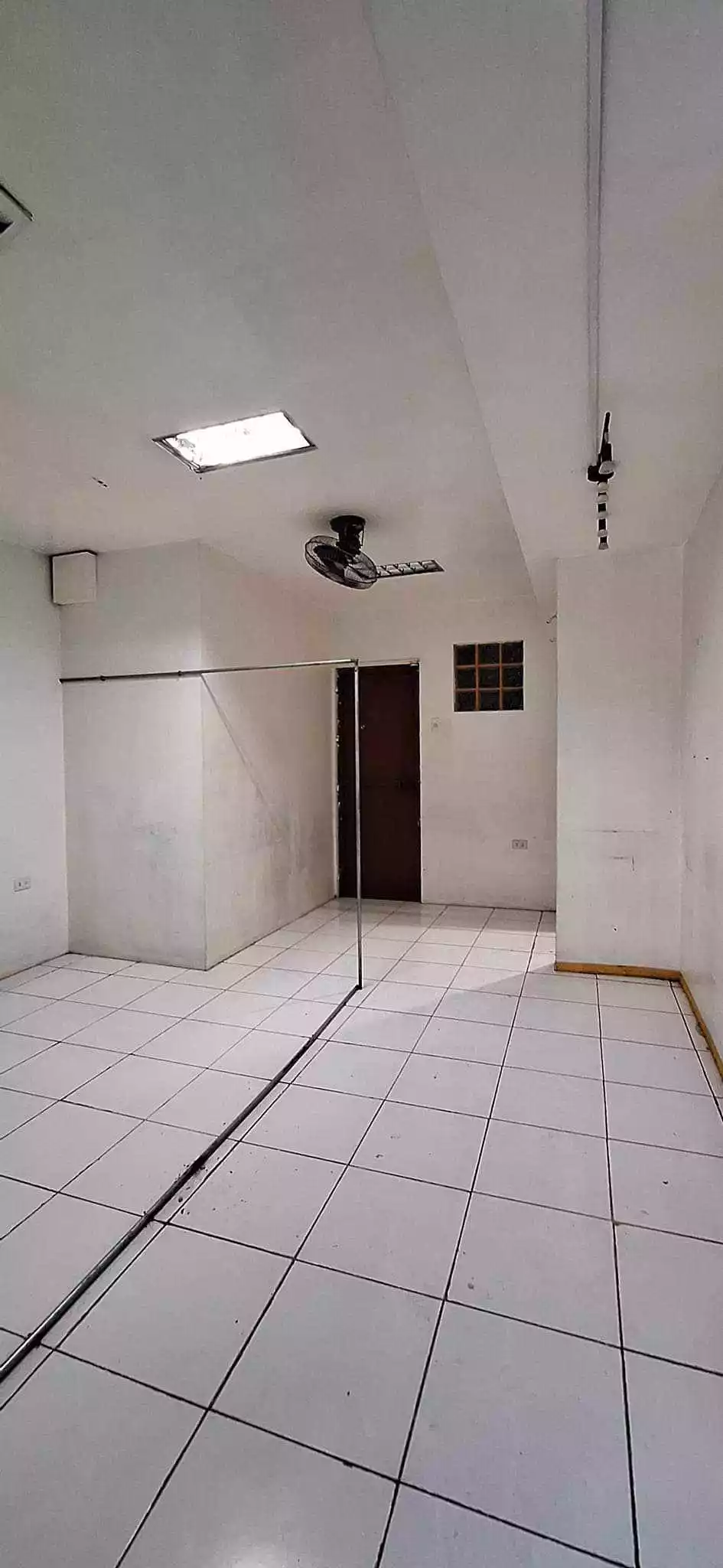 COMMERCIAL SPACE FOR RENT - photo 7