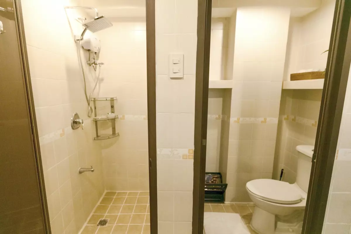 Open photo 11 of 17 — 2BR Woodcrest Guadalupe for SALE Cebu City