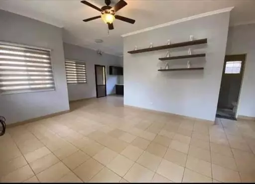 FOR SALE SPACIOUS BUNGALOW IN COLLINWOOD, MACTAN, CEBU — House and Lot in Lapu-Lapu City, Cebu, Philippines — Photo 7