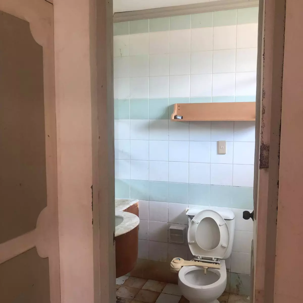For Sale 1 Bedroom Condo in Peninsula Place in Lapulapu — 1 Bedroom in Lapu-Lapu City, Cebu, Philippines — Photo 4