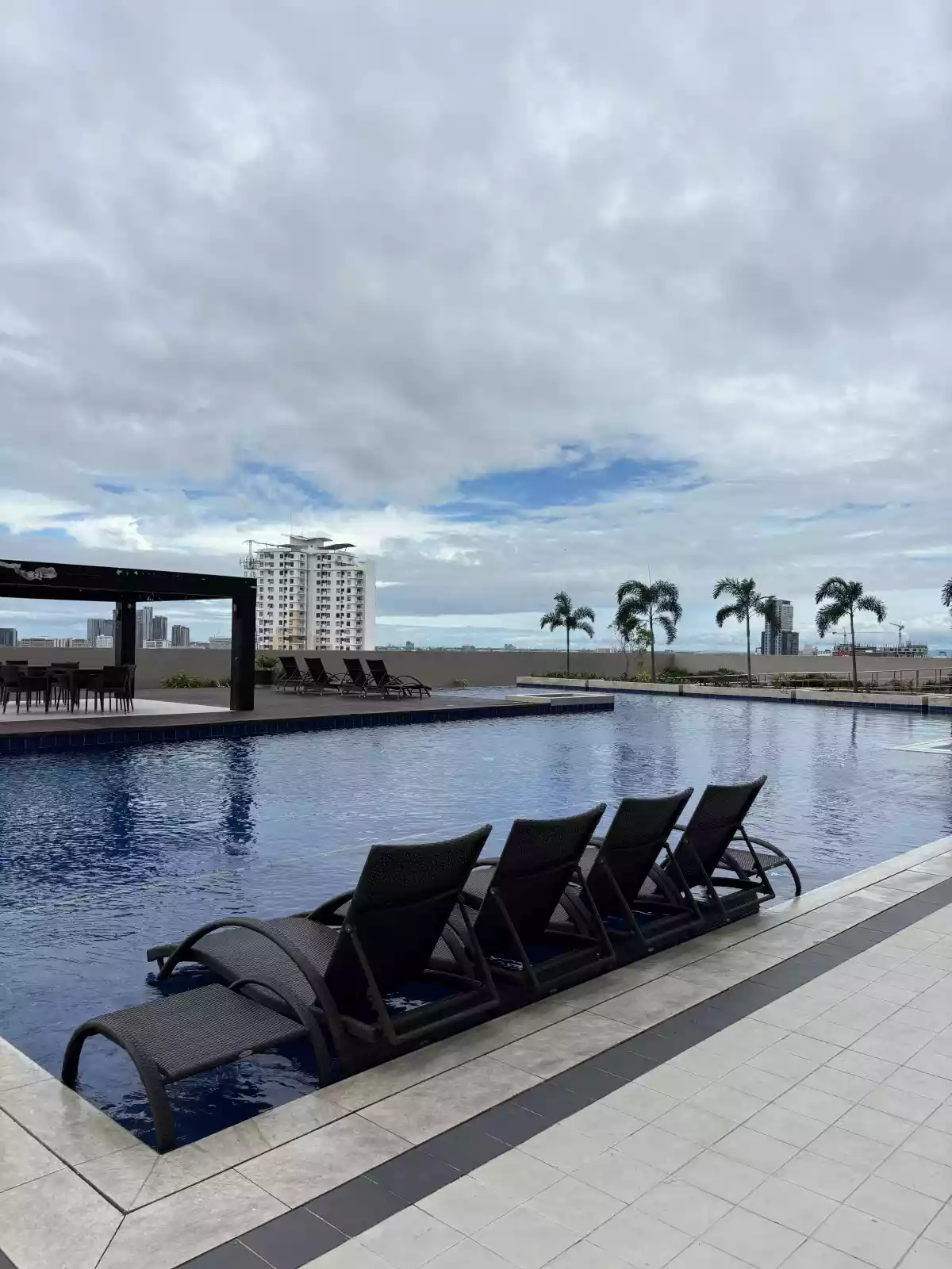 Open photo 13 of 22 — 1-Bedroom Unit for Sale at Taft East Gate – Cebu Business Park